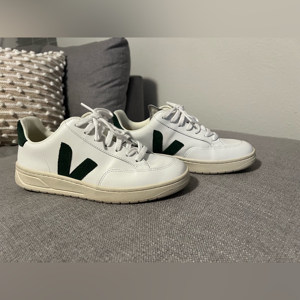 Veja Women’s Size 8 Green